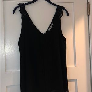 Crotched sleeve tank top